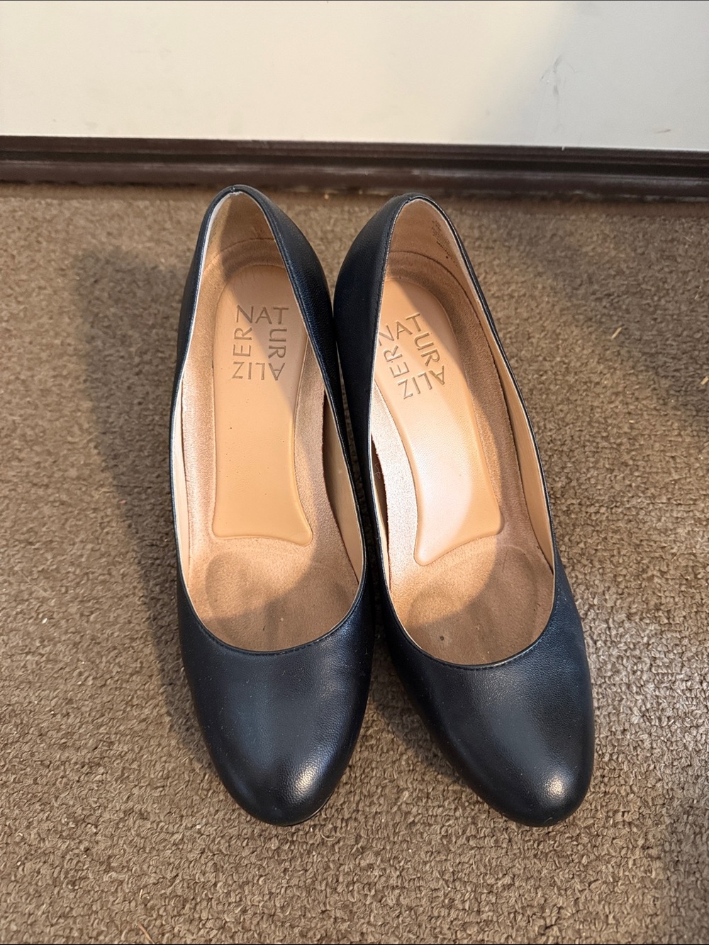 Naturalizer Black Slip-On Leather Pumps